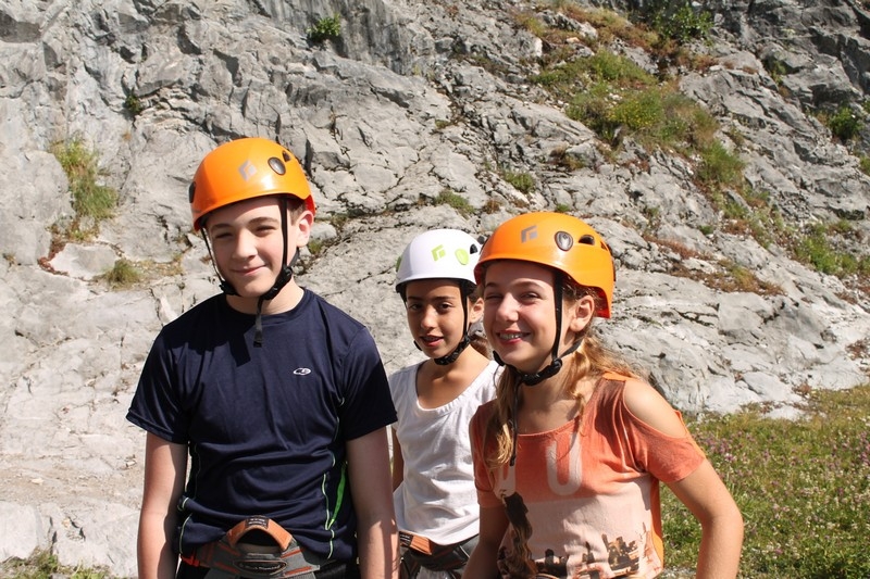 Village Camps International Summer Camp Leysin, Switzerland 2026-08-15 https://www.villagecamps.com/journals_admin/images/691-9-climb (42).jpg